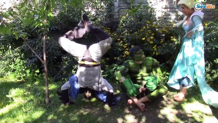 Frozen Elsa Bitten by VAMPIRE! w/ Spiderman Hulk Joker Pink Spidergirl HALLOWEEN Fun Superhero IRL