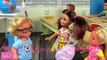 Pour clin doeil punition terrible les directeurs décole mauvais écoliers lhistoire de la poupée Barbie