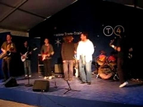 inauguration tram-train STEEVE SAX et les DONUTS