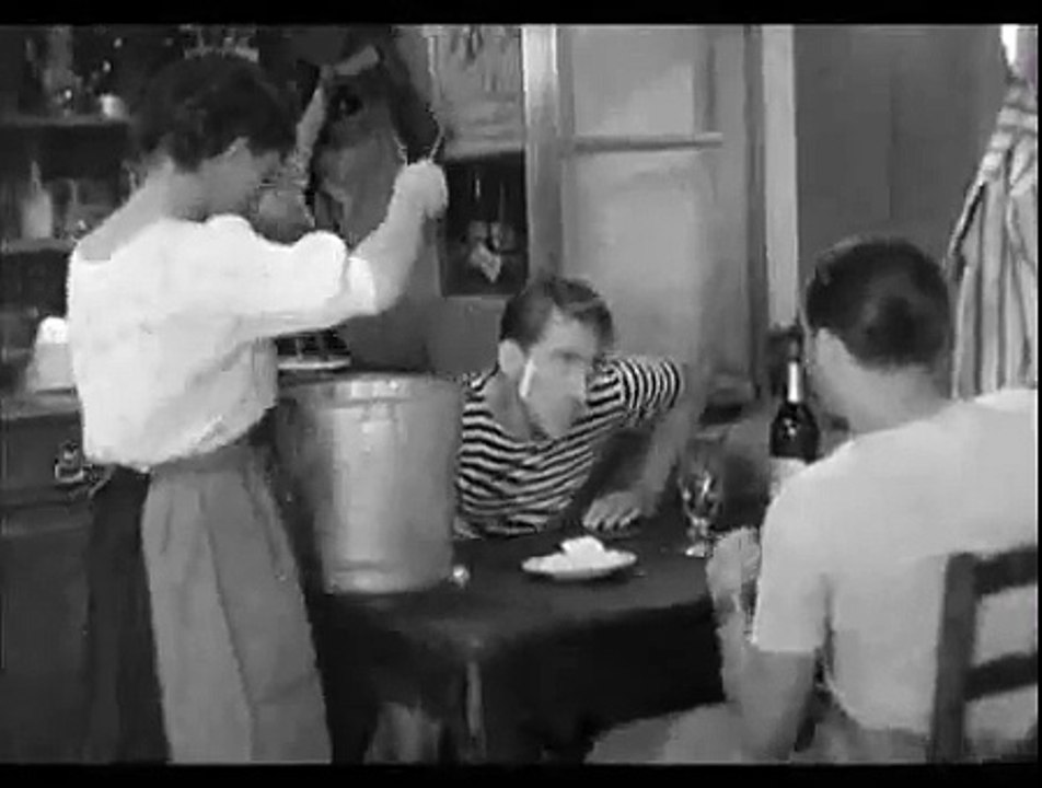 Une Partie de Campagne (1936) - FRENCH (360p_30fps_H264-96kbit_AAC)