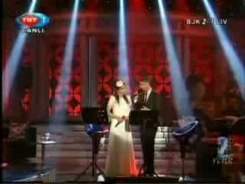 Burcu Güneş & Özcan Deniz - Kırmızı Gül Demet Demet