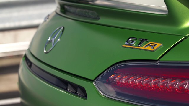 Mercedes-AMG GT R AMG Design in green hell magno