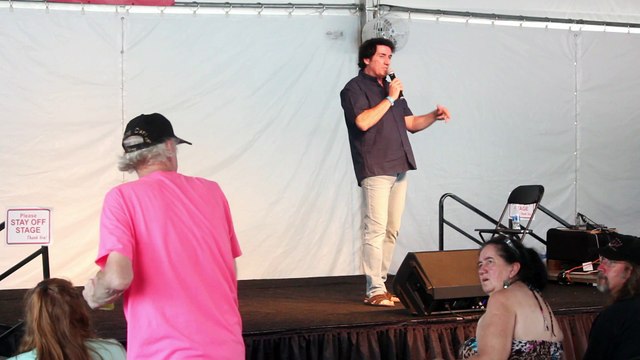 Peter Edwards sings 'Let It Be Me' Elvis Week 2017