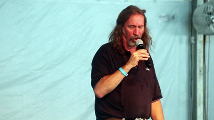 Steve Diltz sings 'Love Coming Down' Elvis Week 2017