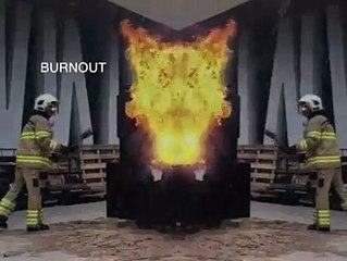 Nunca utilices agua para apagar un incendio de aceite