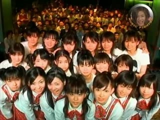 AKB48 - Skirt hirari