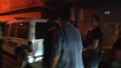 Yüzü Maskeli İki Kişi Polislere Ateş Açtı