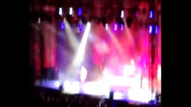 Muse - Supermassive Black Hole, Kuala Lumpur Stadium Negara, 02/25/2007