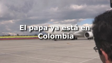 El papa Francisco llega con su mensaje de paz a una Colombia que lo aclama