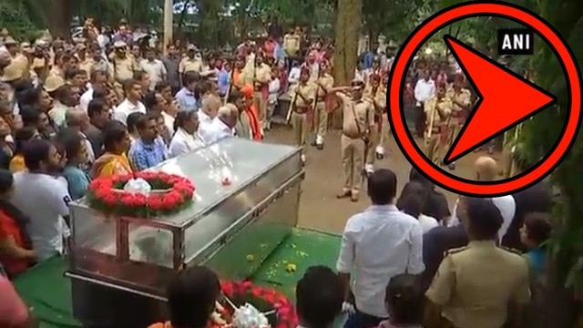 Gauri Lankesh Last rites : ప్రభుత్వ లాంచనాలతో గౌరి లంకేష్ అంత్యక్రియలు, సీఎం, మంత్రులు హాజరు : video