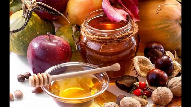 Мед с корицей — самое теплое сочетание этой осени