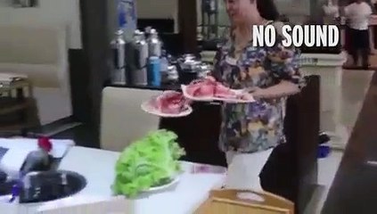 Il demande sa copine en mariage avec un magnifique bouquet de viande