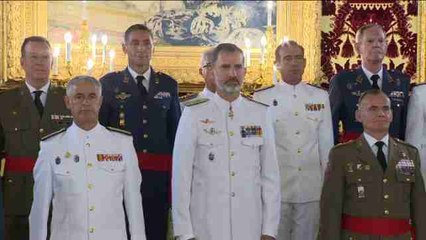 Rey sigue en contacto permanente con Rajoy mientras continúa agenda prevista