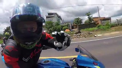 Màn lách chốt CSGT của Kawasaki H2 cùng đoàn 20 PKL Việt Nam