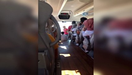 Yeşim Salkım'dan Şehirlerarası Otobüste Konser