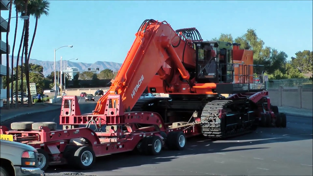 The biggest heavy equipment in the World. dailymotion