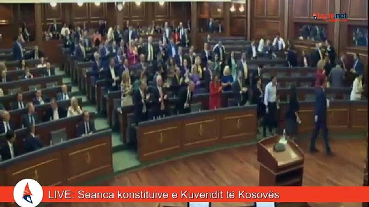Momenti i largimit te deputeteve te VV