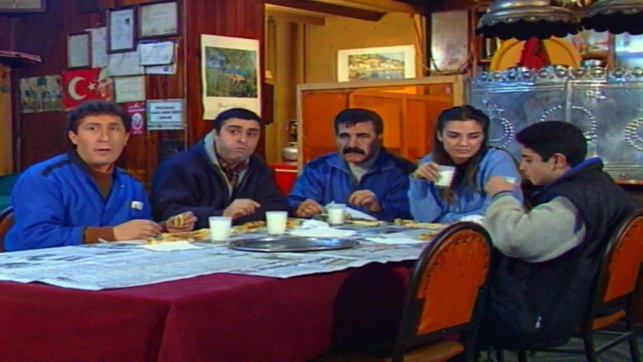 Bizim Mahalle - 80. Bölüm