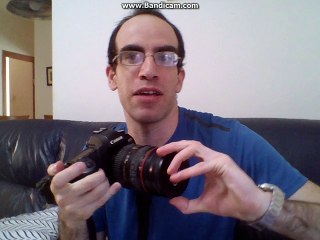 What is the best way to hold a camera and take pictures - photography Vlog 1