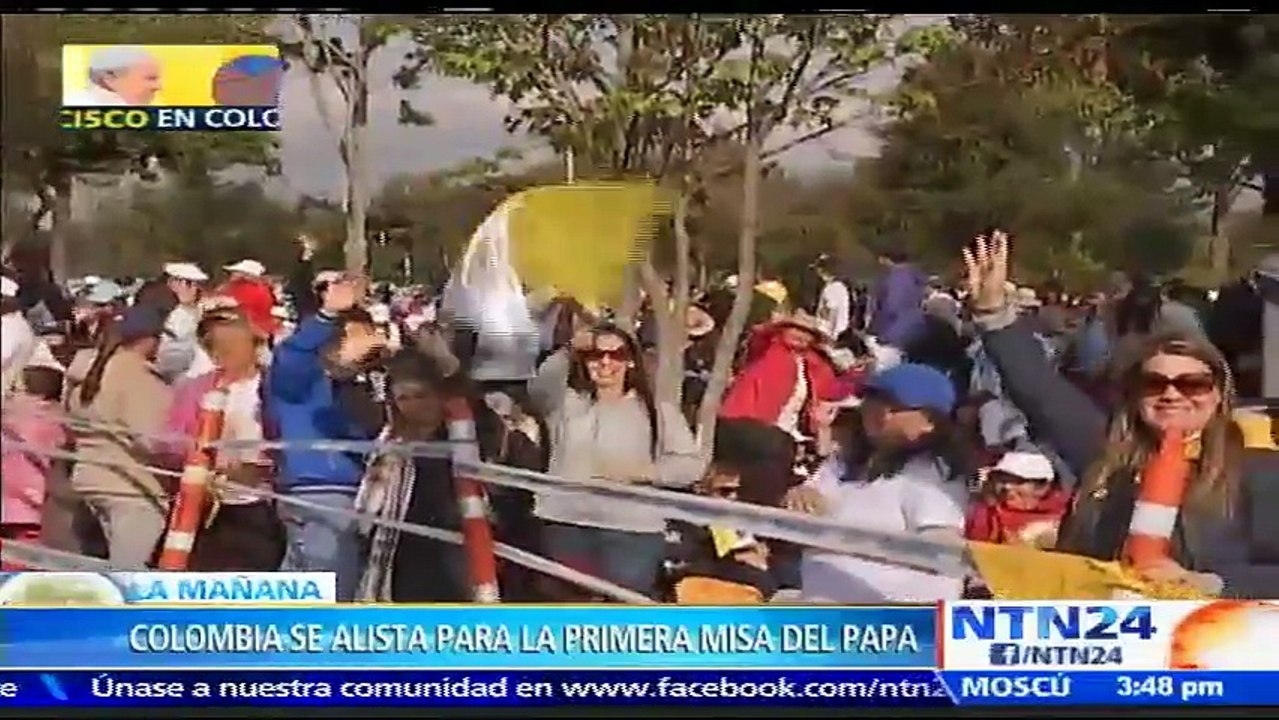 Fieles madrugaron al parque Simón Bolívar para la eucaristía que ofrecerá el papa Francisco en Bogotá, Colombia