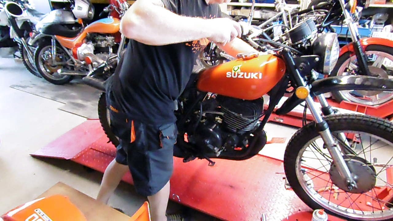 Suzuki TS400