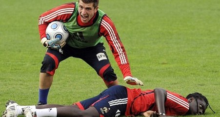 Gomis'in Fransa'da Bayıldığı Dönemde, Yanına İlk Gelen Carrasco Olmuş