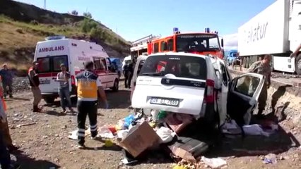 Sivas'ta Trafik Kazası: 2 Ölü
