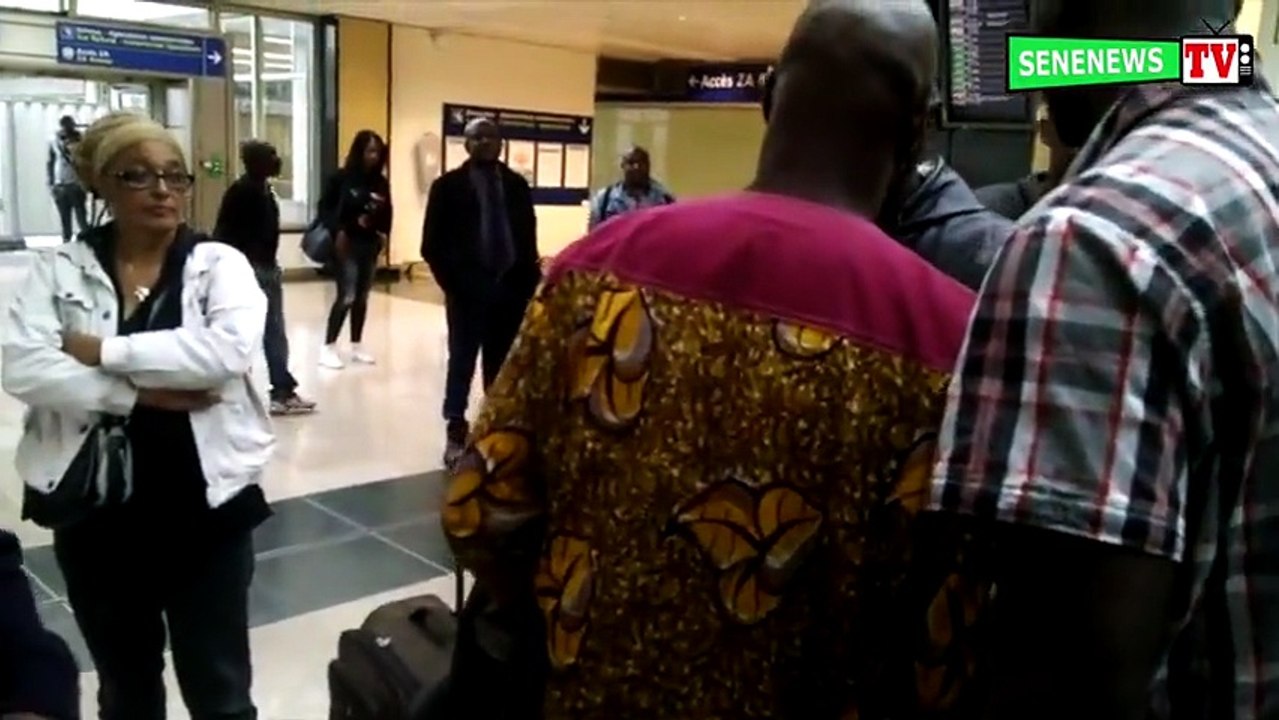 Arrivée de Kémi Séba à Paris après son expulsion du Sénégal