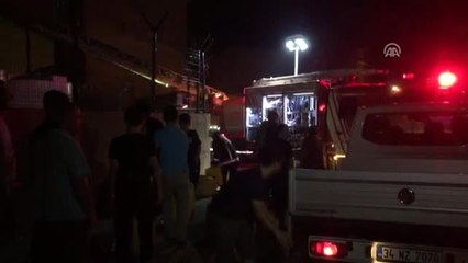 Arnavutköy'de Boya Fabrikasındaki Yangın Kontrol Altına Alındı