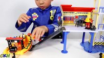 Pompier hélicoptère enfants océan en jouant porter secours jouets déballage sam playset ckn