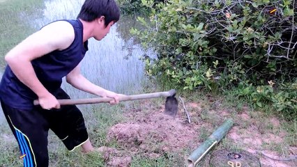 Amazing Smart Boy Deep Bamboo hole Catch a lot of eels in cambodia