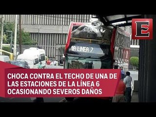 ¡Increíble! Chocan en la primera prueba de Metrobús de doble piso