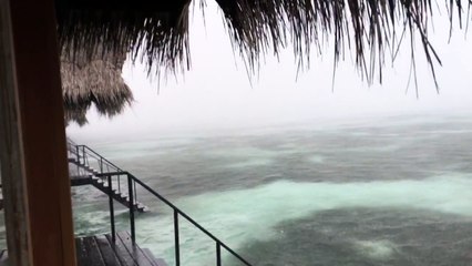 モルディブで雨のとき・・・[タダ雨の様子] ＜旅仲間/メンバー募集中！＞詳しくは動画説明文で↓↓