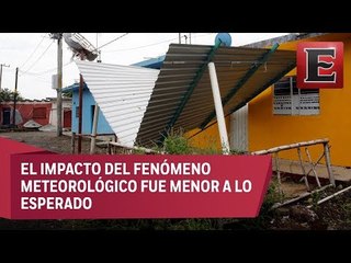 Casas dañadas y árboles caídos en Nautla, Veracruz, por tormenta Franklin