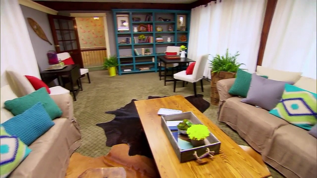 Gordon Brings His Own Dog to Stay at the Hotel! | Hotel Hell