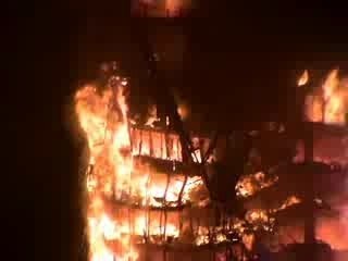 Madrid skyscraper, Windsor Tower, on fire