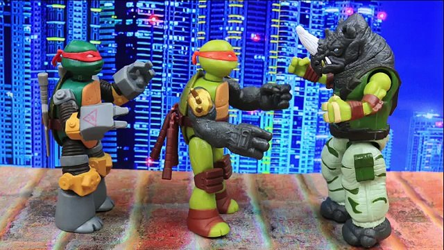 Ninja Turtles Mutations Michelangelo Steals Rocksteady Arms and Fights Raphael Metal Head