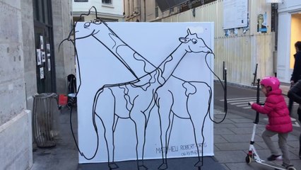 Une sculpture qui change d'image à différents angles!!