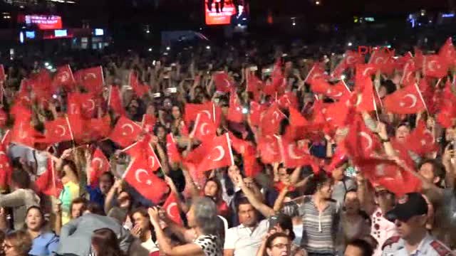 Aydın Haluk Levent ile Başkan Çerçioğlu'ndan Zeybek Gösterisi