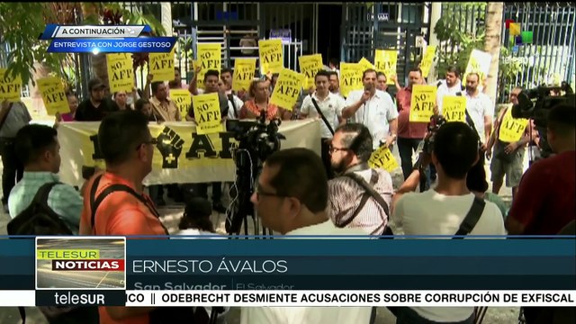 Movimientos sociales de El Salvador protestan contra las AFP
