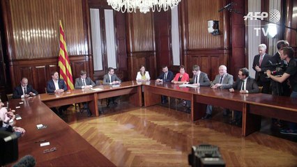 Le gouvernement catalan déclenche le choc frontal avec Madrid