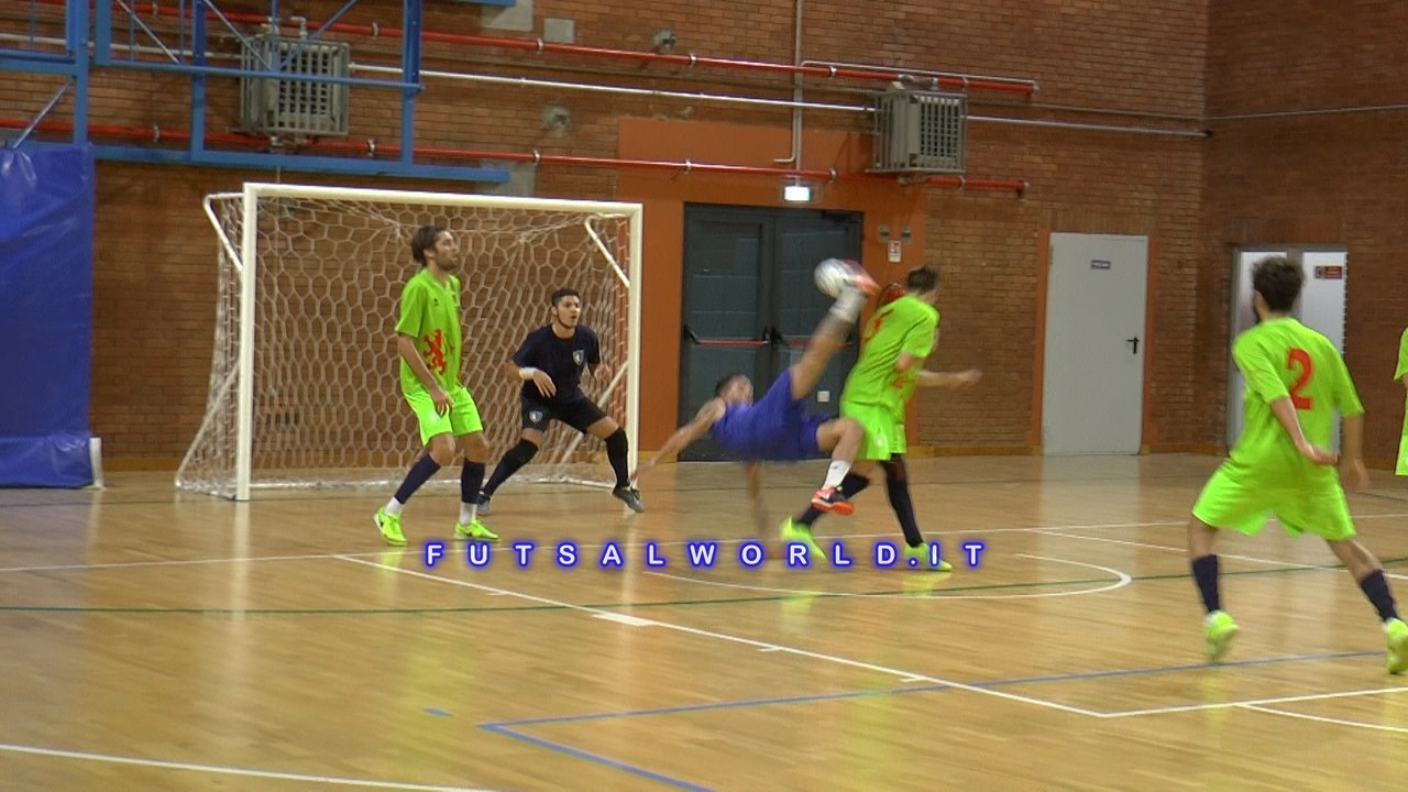 .... rovesciata e . . . .    di Gabriele Migliano ( Milano Calcio a 5 )