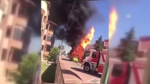 Halk Otobüsü Seyir Halindeyken Yandı