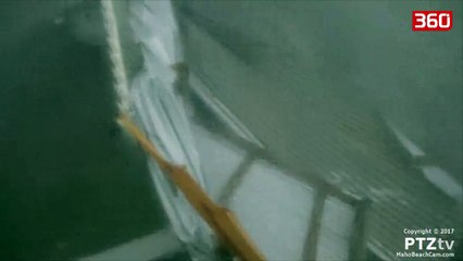 Pamje te frikshme te uraganit teksa shkaterron ndertesat qe i dalin para (360video)