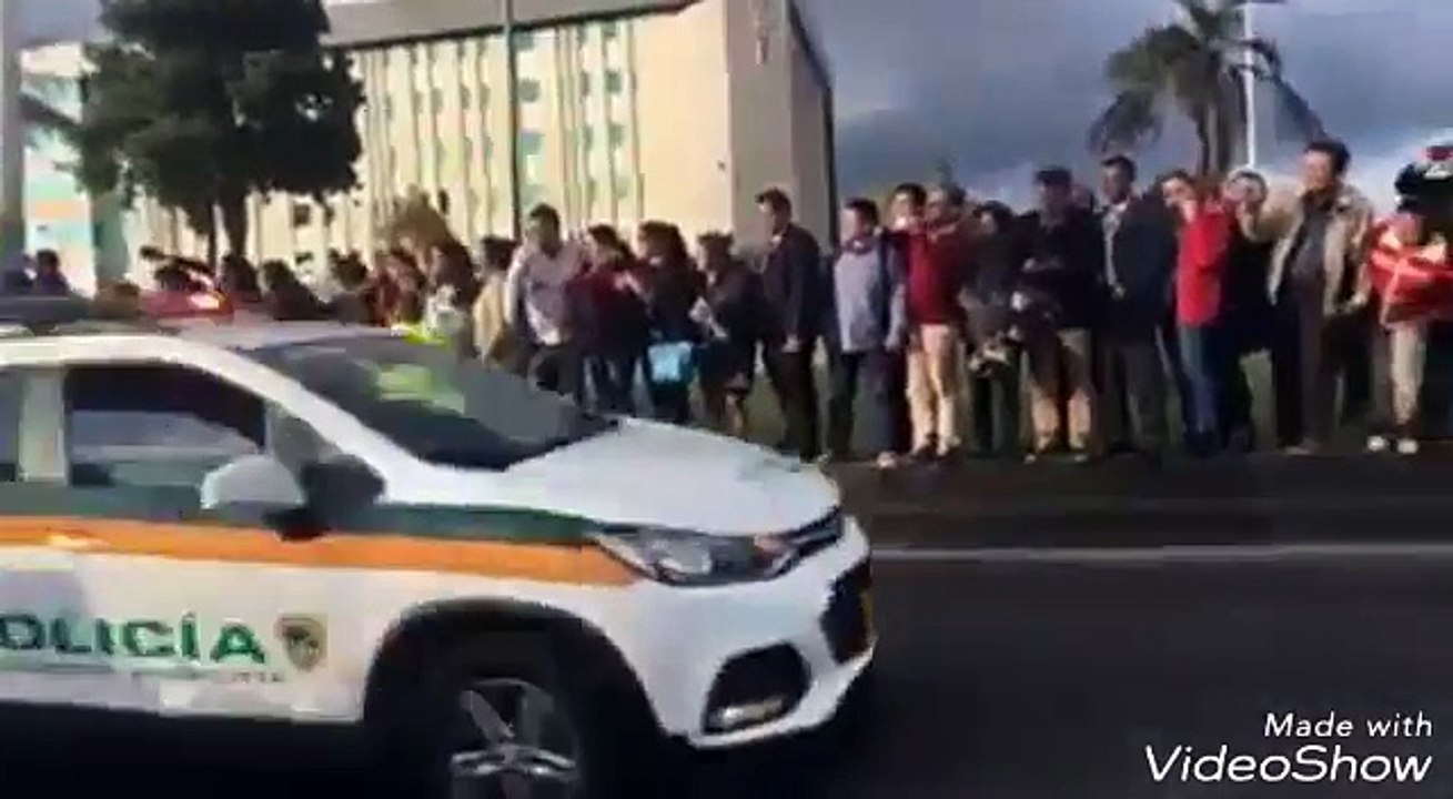 El PapaFrancisco ignoró a Uribe  a su paso por Bogota.