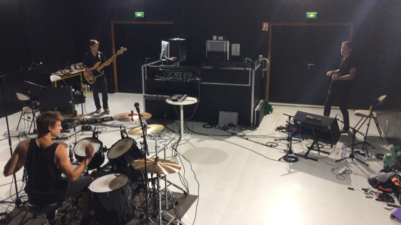 Jet Teens enregistre son premier album