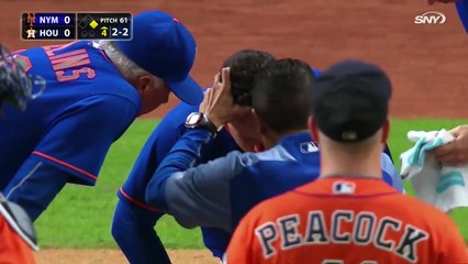 Un joueur de Baseball s’est fracturé le nez par une balle au Texas !