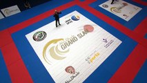 Lutador de Jiu-jitsu apaga adversário com estrangulamento épico