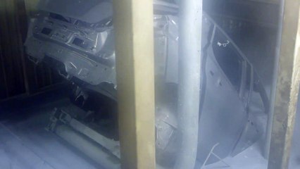 New Nissan LEAF Production - Painting