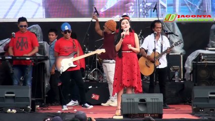 Elsa Safira Monata-Dia